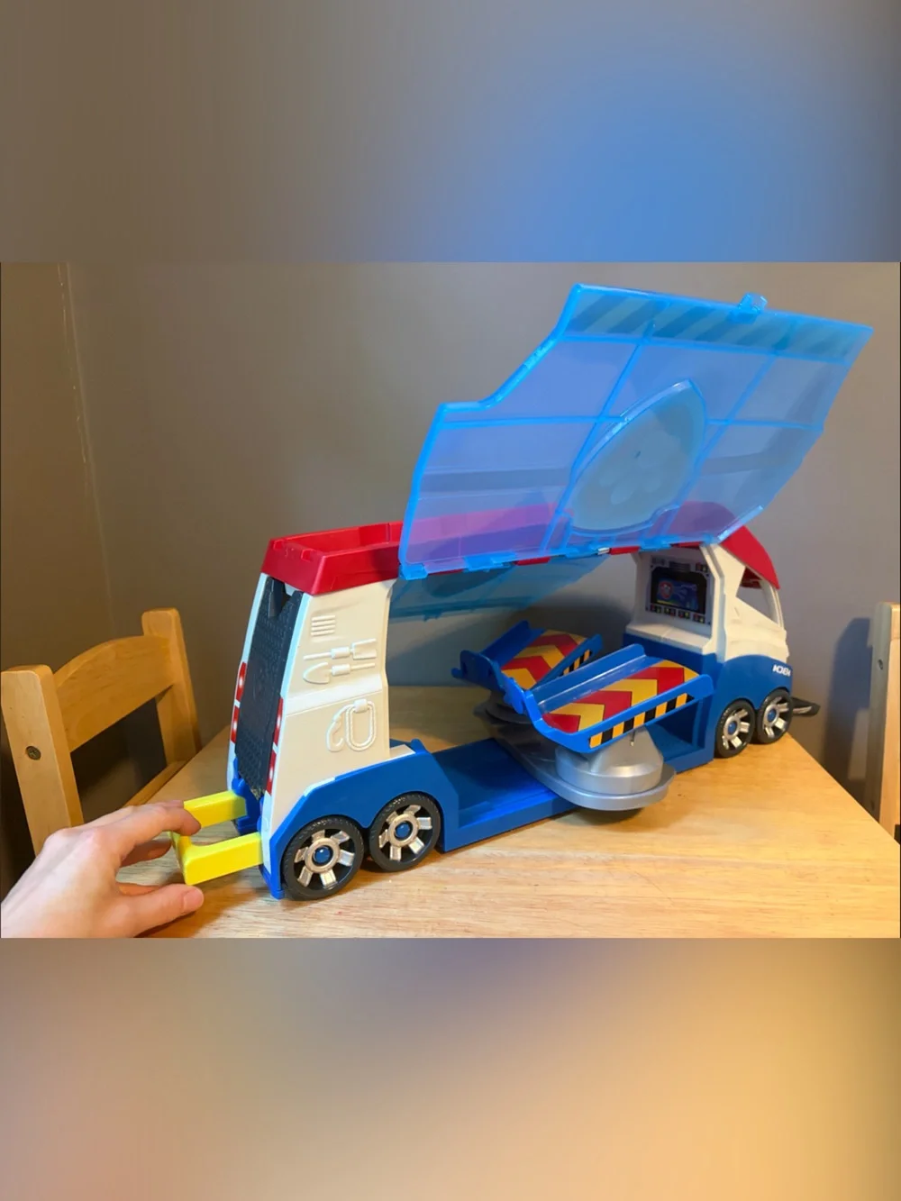 Large Paw Patrol Paw Patroller Spin Master vehicle w/sound and opening doors